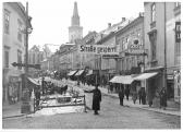Villach Hauptplatz, Straße gesperrt - alte historische Fotos Ansichten Bilder Aufnahmen Ansichtskarten 