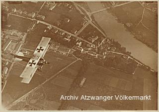 Villach, Militärisches Flugbild  - Oesterreich - alte historische Fotos Ansichten Bilder Aufnahmen Ansichtskarten 