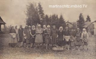 Drobollach, Gruppenfoto der Frauen - alte historische Fotos Ansichten Bilder Aufnahmen Ansichtskarten 