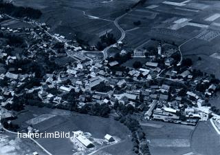 Lufbild über dem Ortskern - Villach Land - alte historische Fotos Ansichten Bilder Aufnahmen Ansichtskarten 