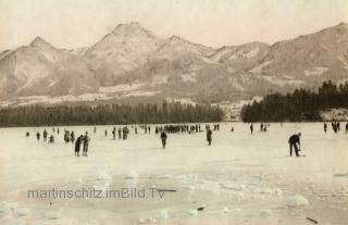 Eislaufen am Faakersee - Blick auf die Karawanken - Villach(Stadt) - alte historische Fotos Ansichten Bilder Aufnahmen Ansichtskarten 