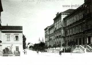 Das Gymnasium an der Peraustraße,ernbaut 1872-1888 - Kärnten - alte historische Fotos Ansichten Bilder Aufnahmen Ansichtskarten 