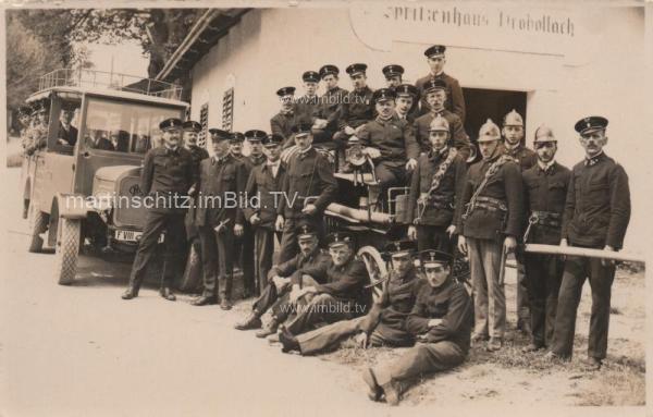 1926 - Spritzenhaus Drobollach mit Feuerwehrmannschaft